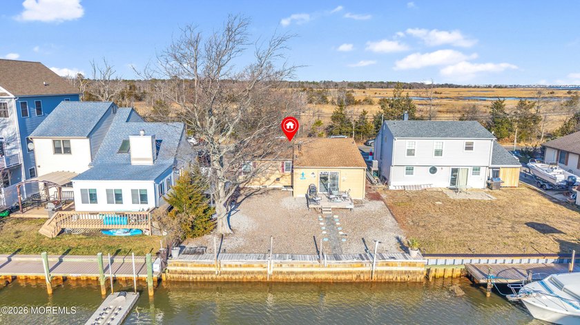 Great opportunity to for the handy buyer to jump into your - Beach Home for sale in Brick, New Jersey on Beachhouse.com