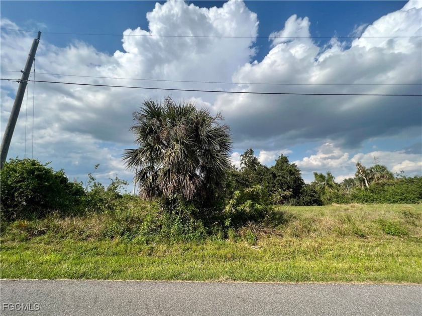 Fantastic lot located in the beautiful community of Harbour - Beach Lot for sale in Punta Gorda, Florida on Beachhouse.com