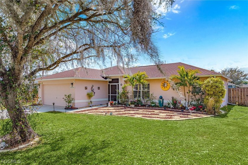 PRISTINE & PRIVATE! WELCOME to this charming and well maintained - Beach Home for sale in Fort Myers, Florida on Beachhouse.com