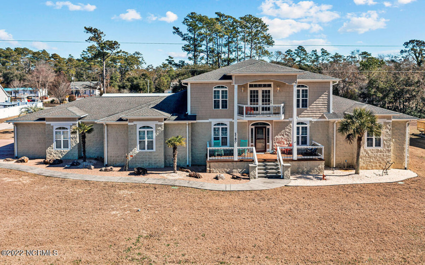 Custom-built home within a half mile to the ICWW, on a double - Beach Home for sale in Supply, North Carolina on Beachhouse.com