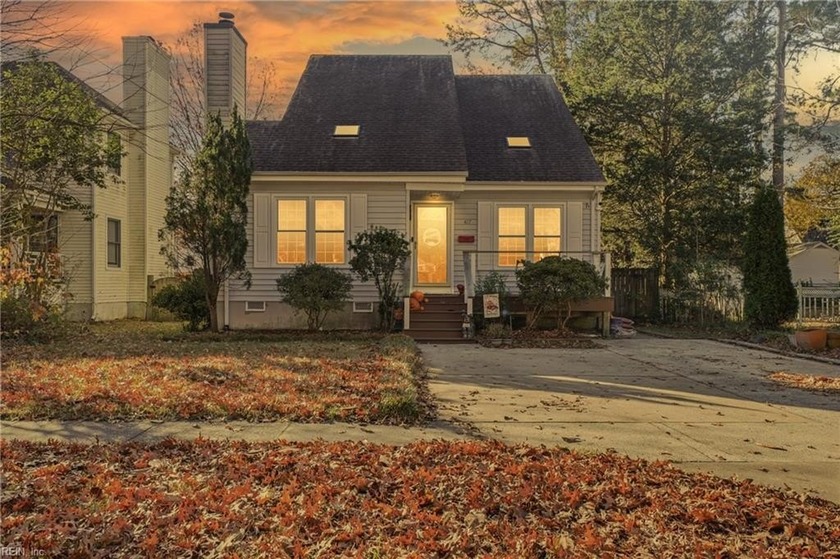 Beautifully maintained home on a quiet dead-end street in highly - Beach Home for sale in Norfolk, Virginia on Beachhouse.com