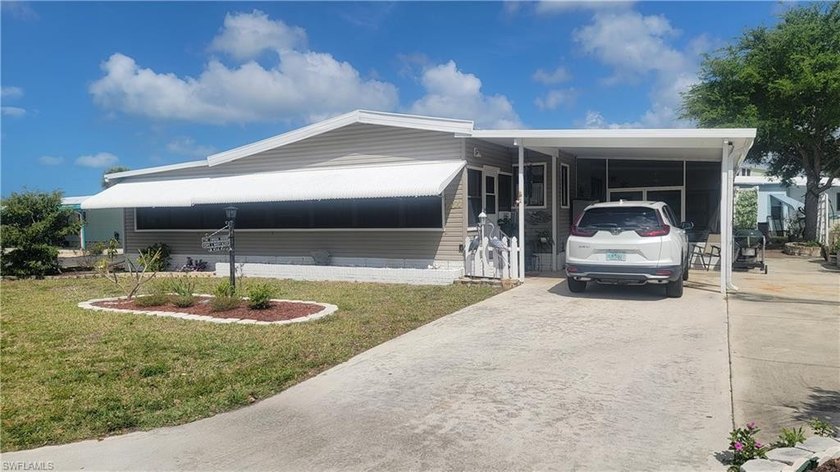 Corner property features multi generational floor plan or in-law - Beach Home for sale in Bonita Springs, Florida on Beachhouse.com