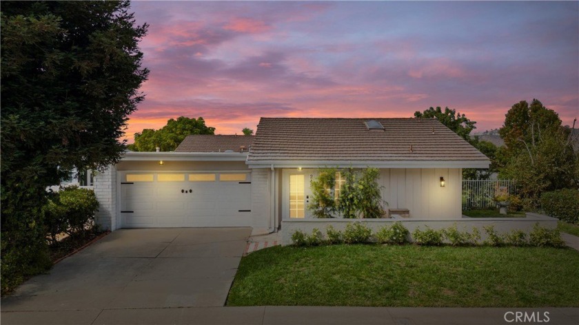 Discover this beautifully remodeled classic home in the - Beach Home for sale in San Clemente, California on Beachhouse.com