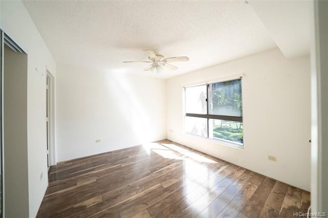Make this fixer-upper your very own! Come and see this spacious - Beach Condo for sale in Honolulu, Hawaii on Beachhouse.com