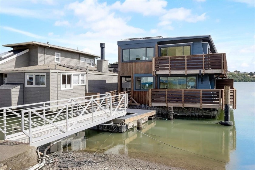 Living right on the water at an affordable price is possible - Beach Home for sale in Mill Valley, California on Beachhouse.com