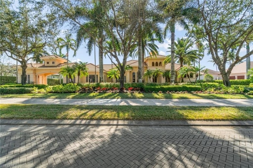IMMEDIATE GOLF CLUB MEMBERSHIP AVAILABLE. Welcome to this - Beach Home for sale in Naples, Florida on Beachhouse.com