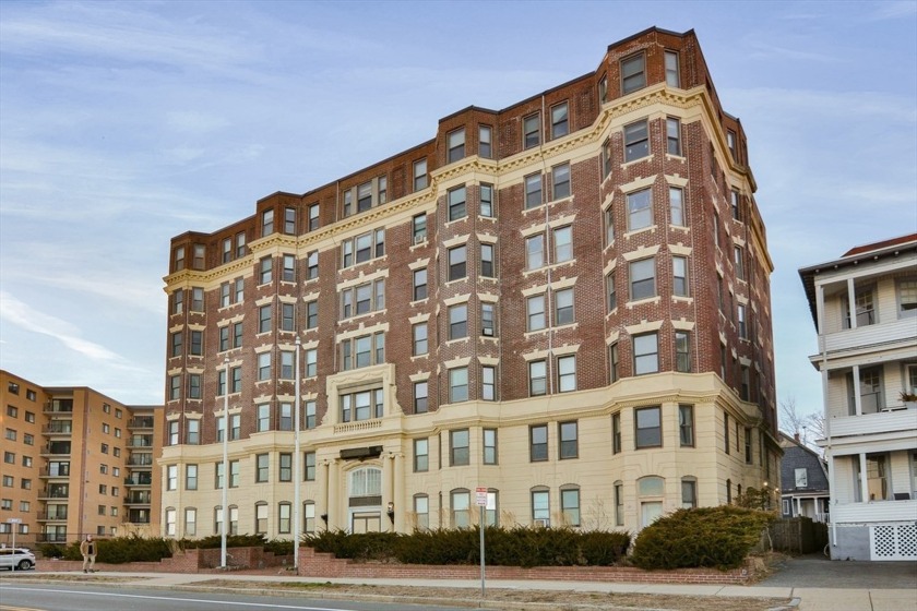 Exclusive Investor's Dream: Seaside Paradise! Attention savvy - Beach Condo for sale in Lynn, Massachusetts on Beachhouse.com