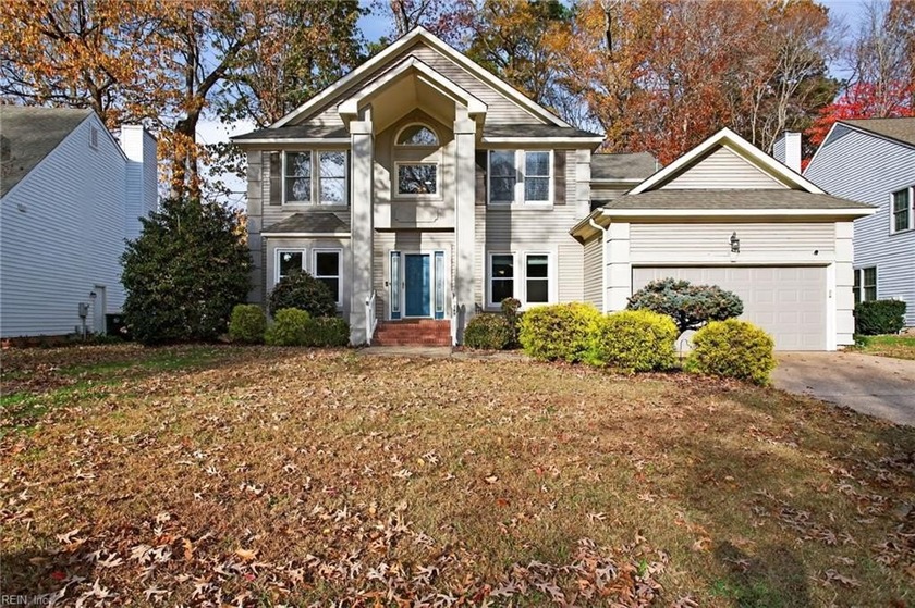 Welcome to this elegant home with golf course views. This home - Beach Home for sale in Yorktown, Virginia on Beachhouse.com