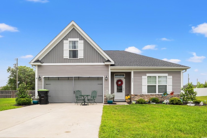 This beautifully maintained 4-bedroom, 2-bath home offers - Beach Home for sale in Longs, South Carolina on Beachhouse.com