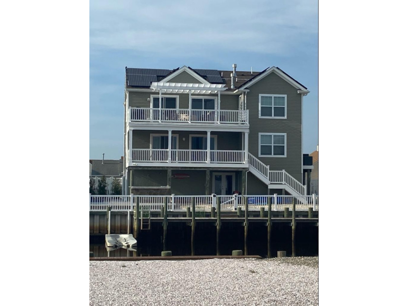 Village Harbor- Coves Section: Best that Waterfront has to offer - Beach Home for sale in Manahawkin, New Jersey on Beachhouse.com