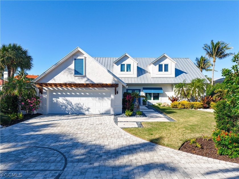 Welcome to your dream oasis in beautiful Sanibel! This stunning - Beach Home for sale in Sanibel, Florida on Beachhouse.com