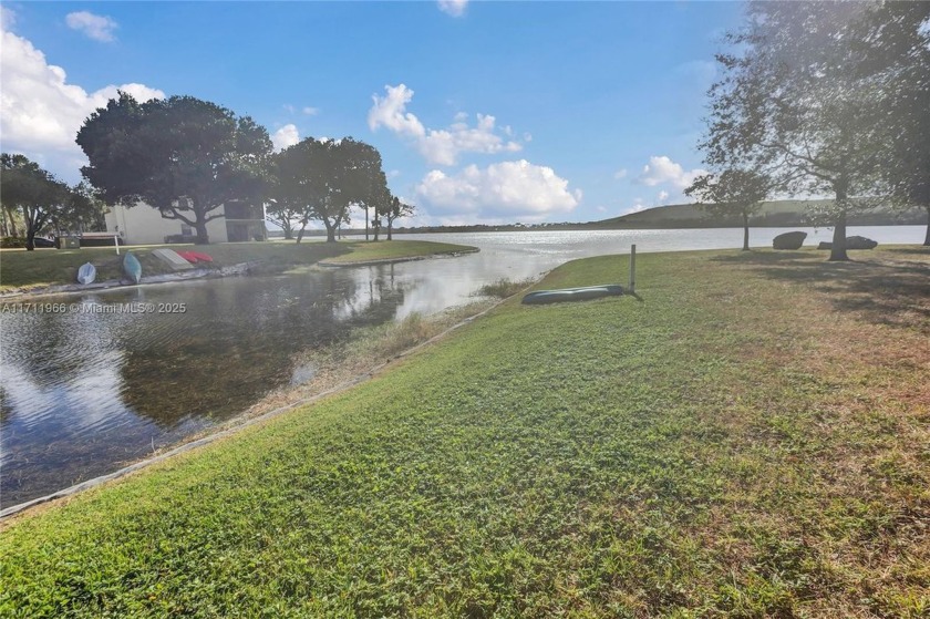 BEAUTIFUL 2/2 CONDO IN SOUGHT-AFTER INDEPENDENCE BAY COMMUNITY - Beach Condo for sale in Deerfield Beach, Florida on Beachhouse.com