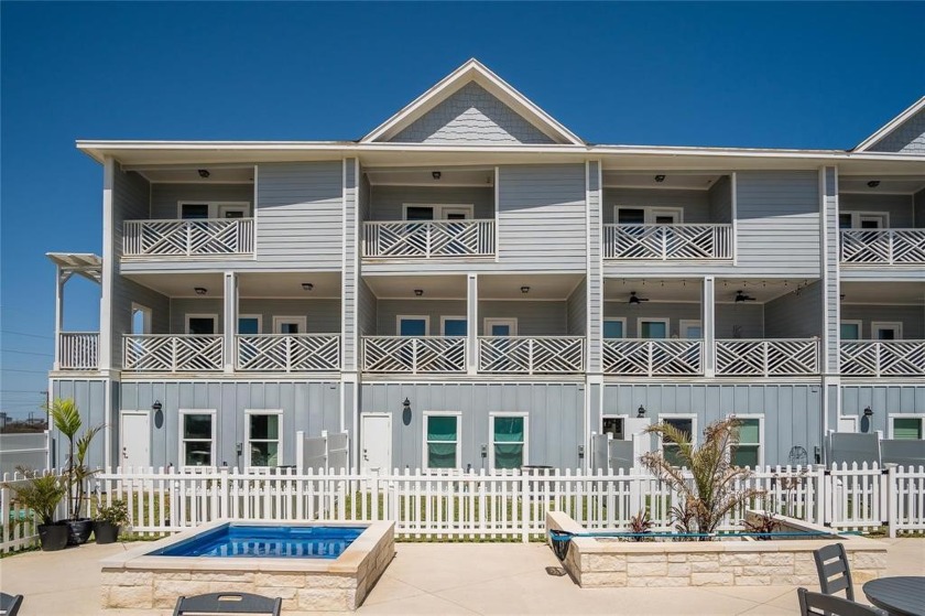 FULLY FURNISHED & EVEN INCLUDES 6 SEATER GOLF CART . Live the - Beach Condo for sale in Port Aransas, Texas on Beachhouse.com