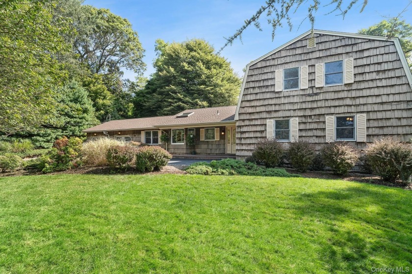 Welcome to 28 Plain View Drive in Wading River. Nestled in a - Beach Home for sale in Wading River, New York on Beachhouse.com