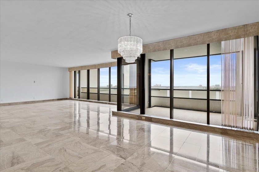 INTRODUCING 1955 - LAKE POINT TOWER.... RARELY OFFERED 55 STACK - Beach Condo for sale in North Palm Beach, Florida on Beachhouse.com