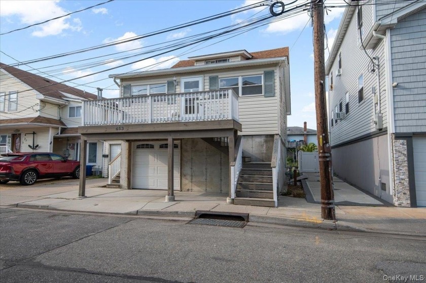 Looking for Waterfront starter home or downsizer's dream? This - Beach Home for sale in Baldwin, New York on Beachhouse.com