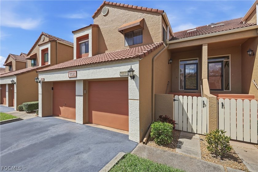 Enjoy breathtaking western sunset views over the lake and golf - Beach Condo for sale in Fort Myers, Florida on Beachhouse.com