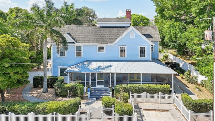 WANT PASSIVE INCOME? This charming home, full of character, is a - Beach Home for sale in Bradenton, Florida on Beachhouse.com