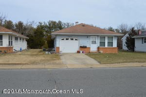 This home located on the small brook in the yard is ready for - Beach Home for sale in Toms River, New Jersey on Beachhouse.com