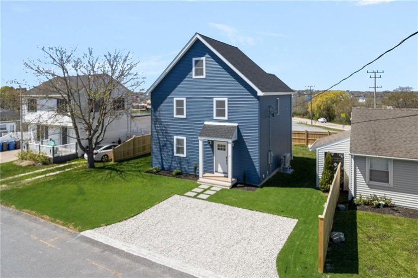 Welcome to 11 Gunning Ct, Middletown - a stunning brand new - Beach Home for sale in Middletown, Rhode Island on Beachhouse.com