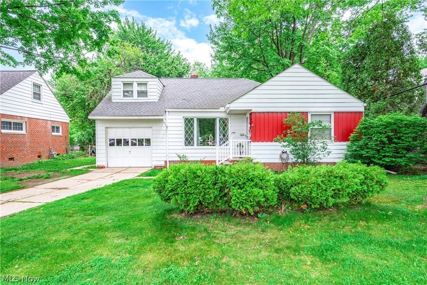 Charming Cape Cod home in the heart of Bay Village will impress - Beach Home for sale in Bay Village, Ohio on Beachhouse.com