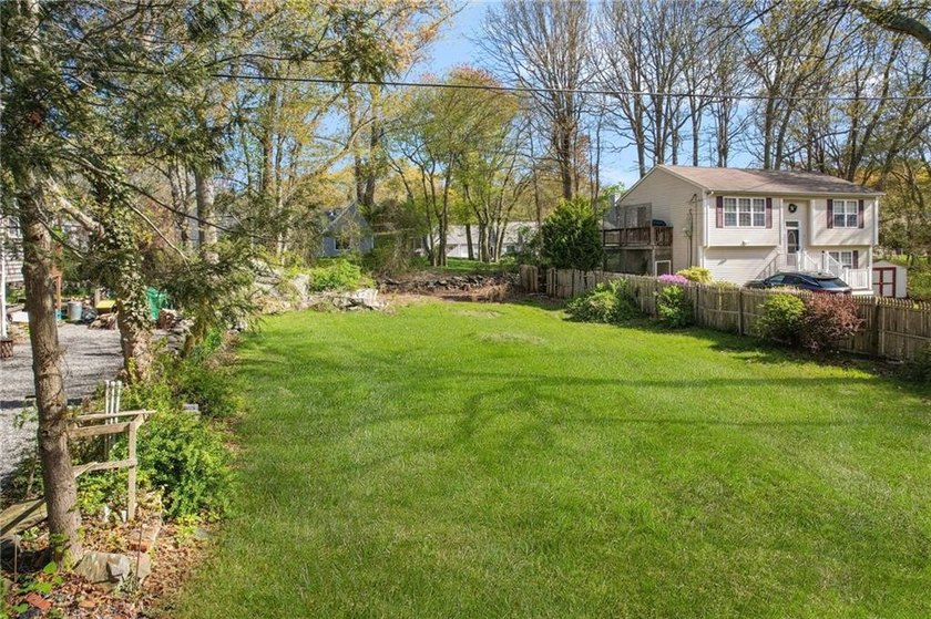 Build your new coastal home in one of Narragansett's most - Beach Lot for sale in Narragansett, Rhode Island on Beachhouse.com