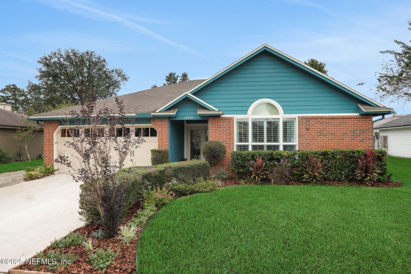 Stunning fully refurbished home with newer roof, fresh paint in - Beach Home for sale in Jacksonville, Florida on Beachhouse.com