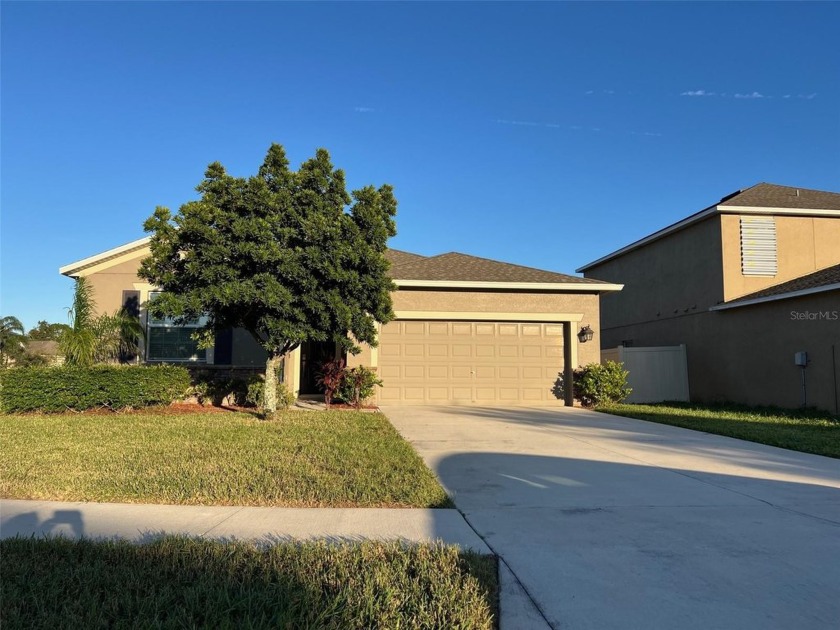 Amazing 4 bedroom, 3 bath, 2 car garage home that sits on a - Beach Home for sale in Hudson, Florida on Beachhouse.com