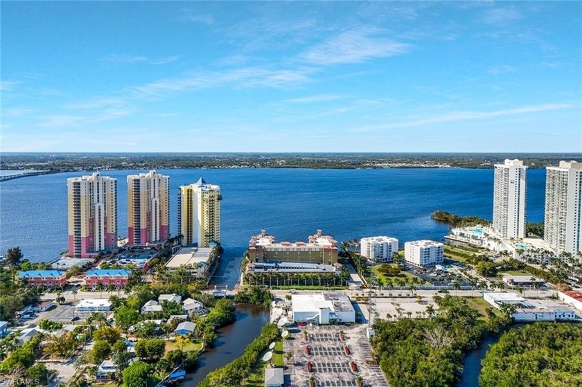 There are very few opportunities in the River District where you - Beach Condo for sale in Fort Myers, Florida on Beachhouse.com