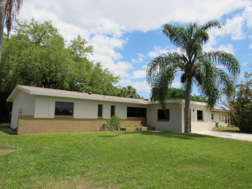 Calling investors looking for rentals, familes or snow birds! - Beach Home for sale in Merritt Island, Florida on Beachhouse.com