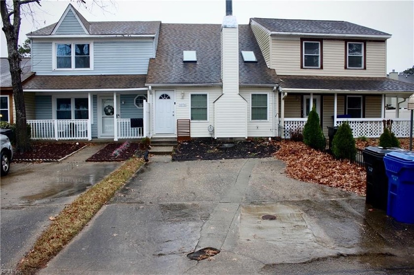 Prime Virginia Beach location! This beautifully updated 2-bed - Beach Townhome/Townhouse for sale in Virginia Beach, Virginia on Beachhouse.com