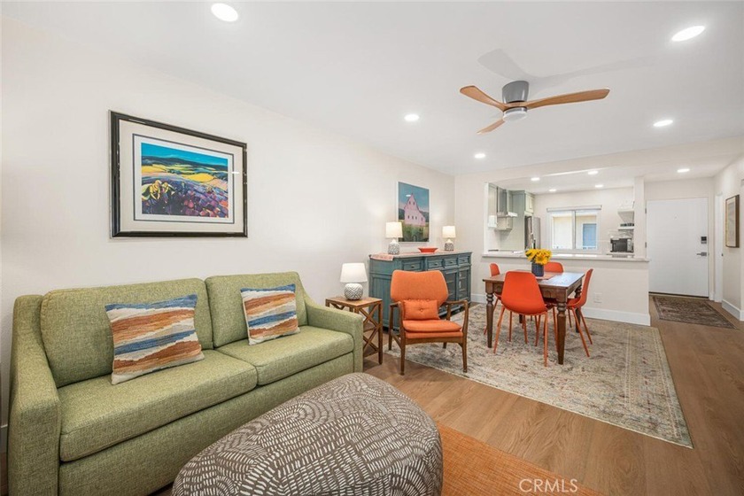 Impeccably remodeled top-floor condominium in a fantastic - Beach Condo for sale in Long Beach, California on Beachhouse.com