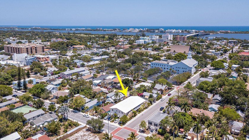 Location, Location, Location! Super cute 1Bedroom/ 1Bath Mid - Beach Condo for sale in Lake Worth Beach, Florida on Beachhouse.com