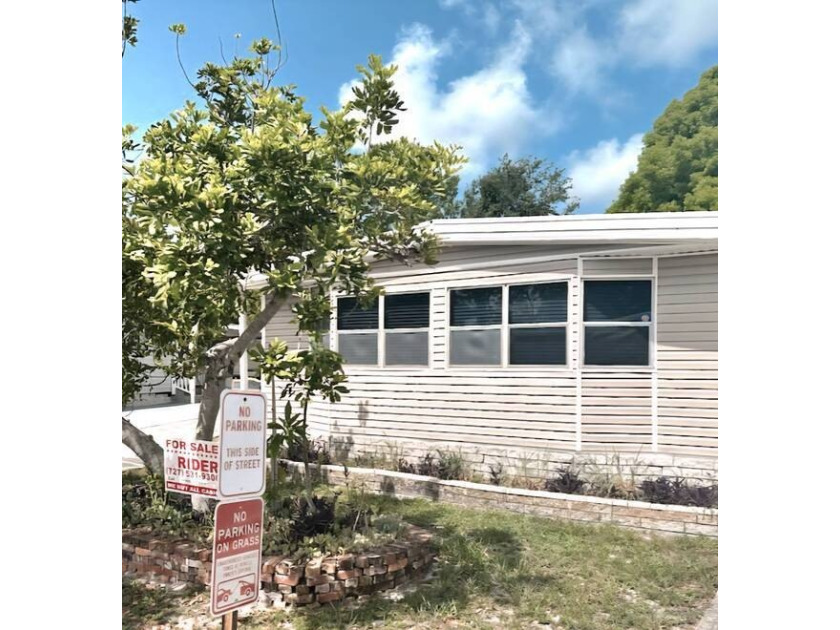 **Discover Your Dream Home in a Premier Family Community!** - Beach Home for sale in Pinellas Park, Florida on Beachhouse.com