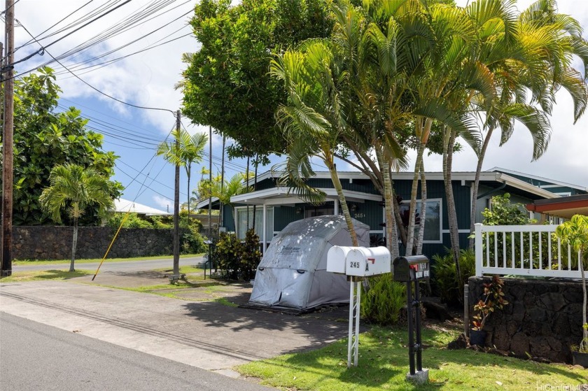 Price Reduced. Cozy 4-bedroom 3 bath + DEN. Well cared for home - Beach Home for sale in Kailua, Hawaii on Beachhouse.com