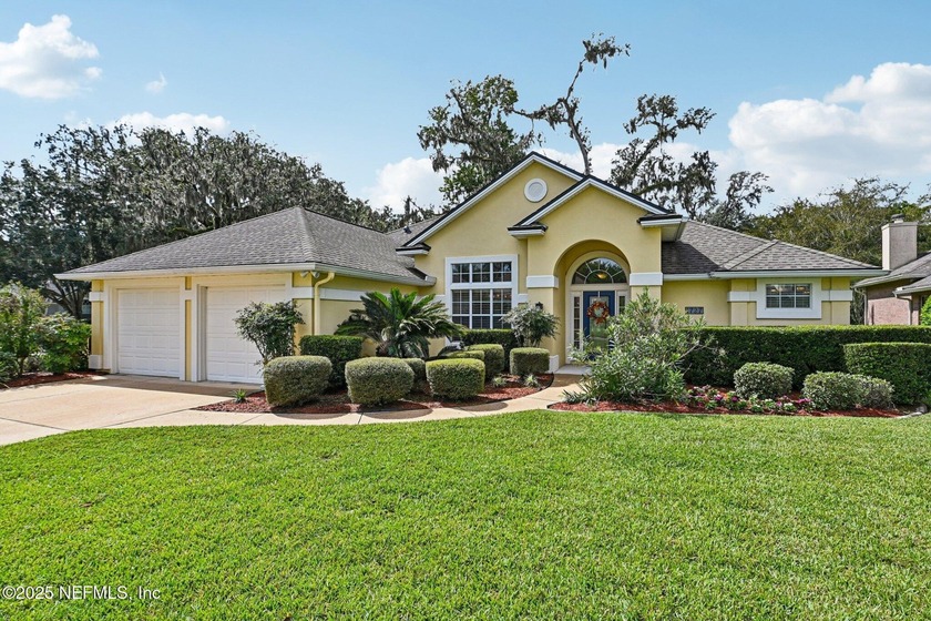 Beautiful move-in ready home in the highly sought after gated - Beach Home for sale in Fleming Island, Florida on Beachhouse.com