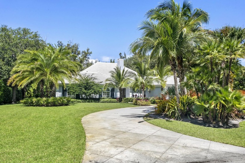 Stunning 5BD/3.1BA coastal contemporary home in exclusive - Beach Home for sale in North Palm Beach, Florida on Beachhouse.com