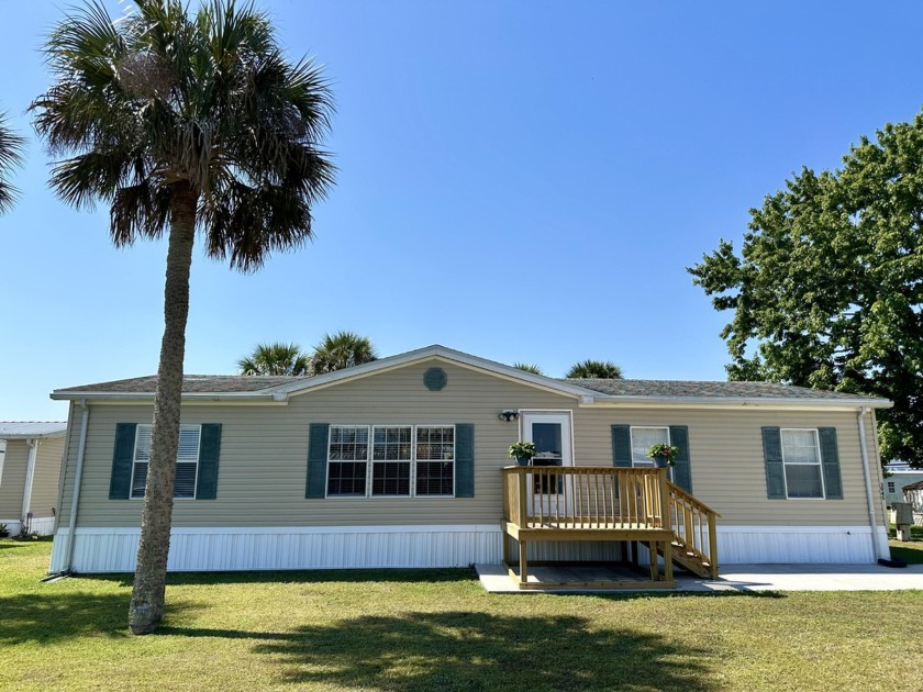 Amazing opportunity to own a fully furnished lakefront home! - Beach Home for sale in Cocoa, Florida on Beachhouse.com