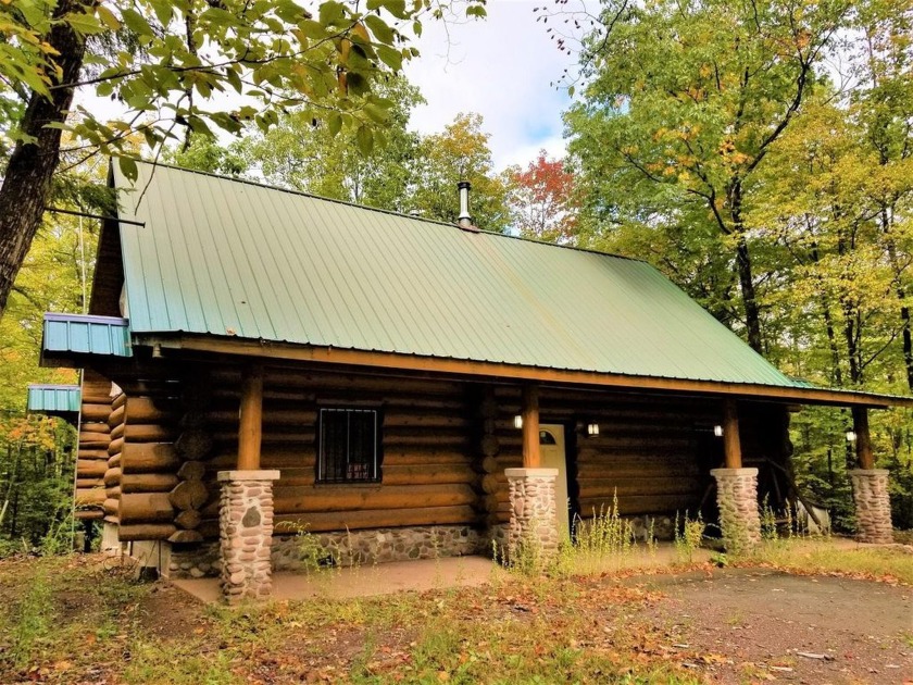 Saxon - Large 3 br custom Scandinavian style log cabin located - Beach Home for sale in Saxon, Wisconsin on Beachhouse.com