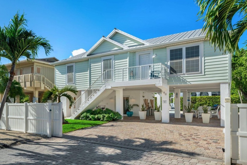 Discover unparalleled Keys living at 190 Gulfview Dr in - Beach Home for sale in Lower Matecumbe Key, Florida on Beachhouse.com