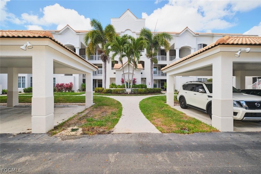 3 bedroom 2 bath condo located in Lexington Country Club's Golf - Beach Condo for sale in Fort Myers, Florida on Beachhouse.com