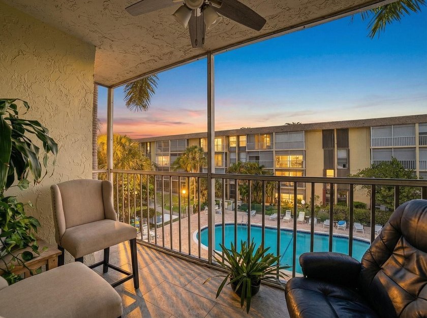 Beautifully Renovated Condo Just Minutes from the Beach! Welcome - Beach Condo for sale in Deerfield Beach, Florida on Beachhouse.com