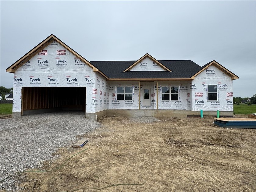 Still searching for the one that checks all the boxes? This may - Beach Home for sale in Sandusky, Ohio on Beachhouse.com