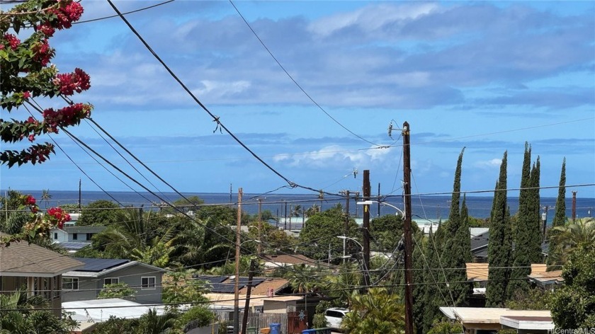 Investment opportunity with tons of potential! This - Beach Home for sale in Waianae, Hawaii on Beachhouse.com