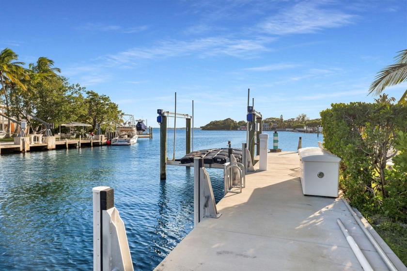 Discover the tropical privacy on nearly half acre on this - Beach Home for sale in Key Largo, Florida on Beachhouse.com