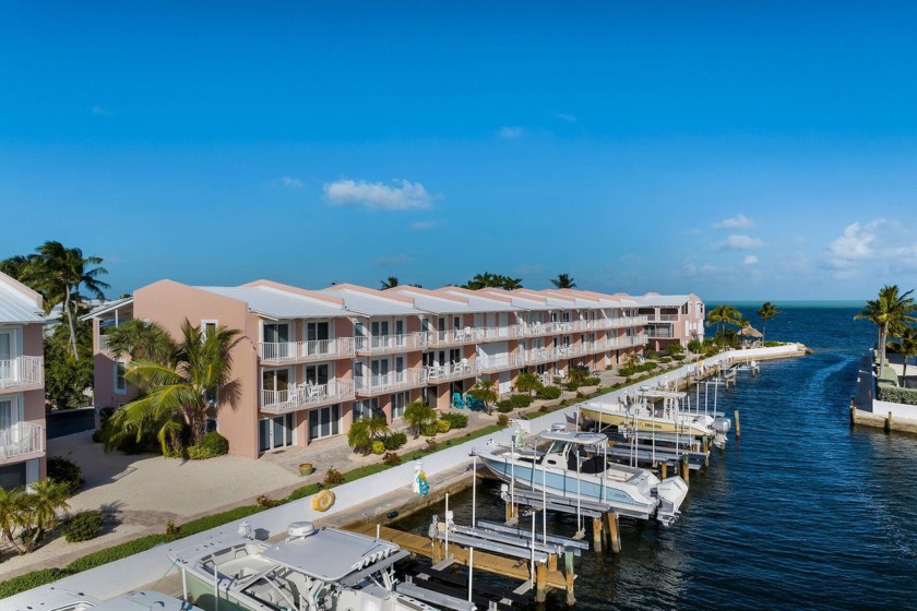 Exclusive 3 bedroom and 2.5 bath 3 story, 2 car garage Townhouse - Beach Townhome/Townhouse for sale in Key Largo, Florida on Beachhouse.com