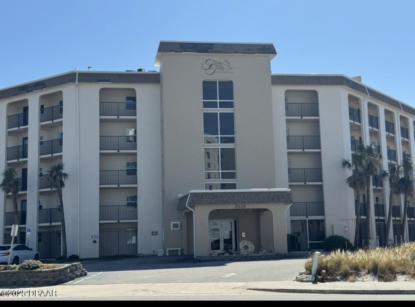 Step into coastal comfort with this updated 2BR/2BA condo - Beach Condo for sale in Daytona Beach, Florida on Beachhouse.com