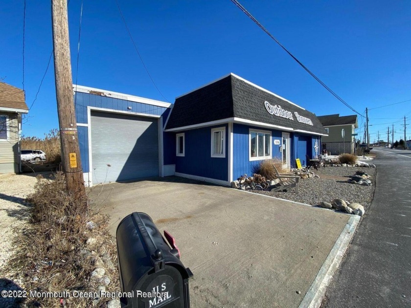 Residential zoned currently used as a commercial property. Can - Beach Home for sale in Manahawkin, New Jersey on Beachhouse.com