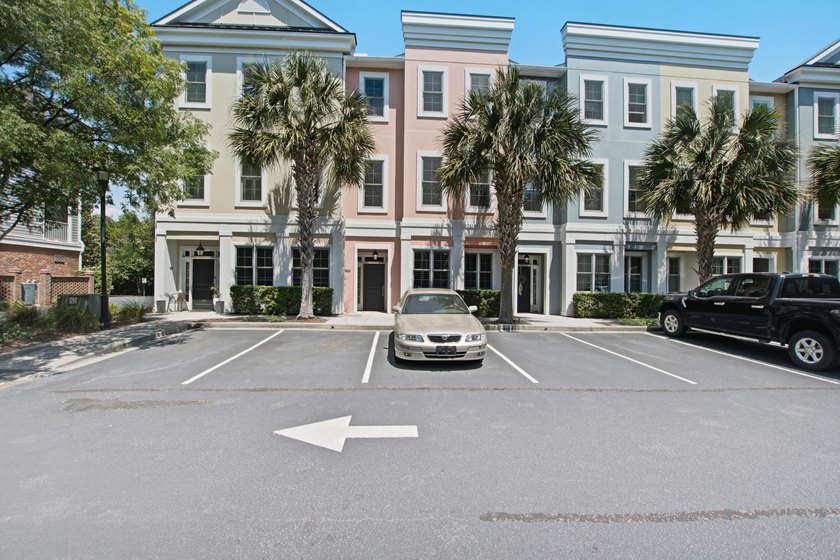 Elegant three-story residence in one of Mount Pleasant's most - Beach Condo for sale in Mount Pleasant, South Carolina on Beachhouse.com