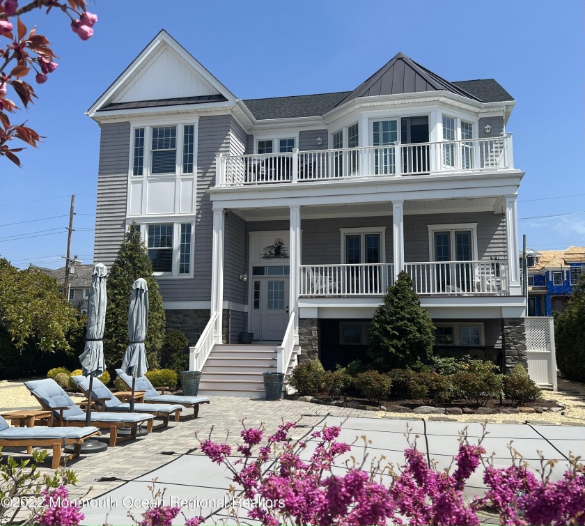 Spend summer 2022 at your very own beautiful resort! Just unpack - Beach Home for sale in Mantoloking, New Jersey on Beachhouse.com